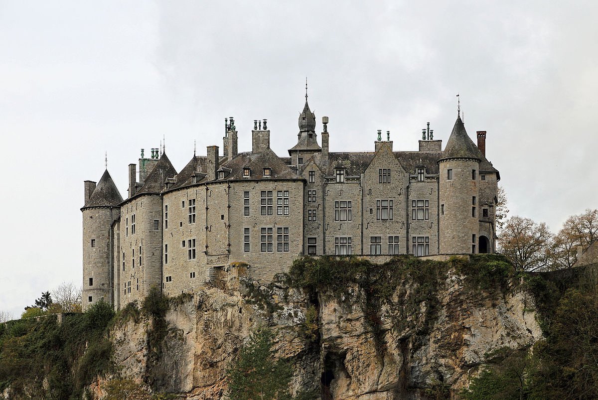 Замок Вальзен (Château de Walzin)