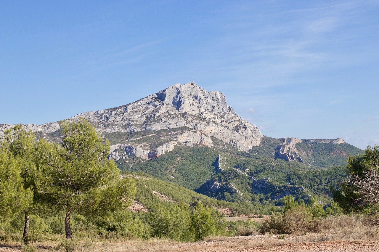 Горный массив Сент-Виктуар (Montagne Sainte-Victoire)